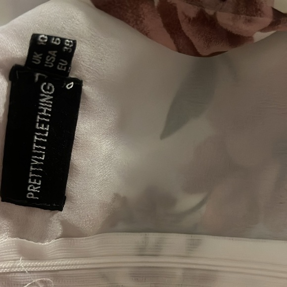 Pretty Little Thing White Floral Chiffon Double Tier Plunge Skater Dress Size 6 - Picture 6 of 6